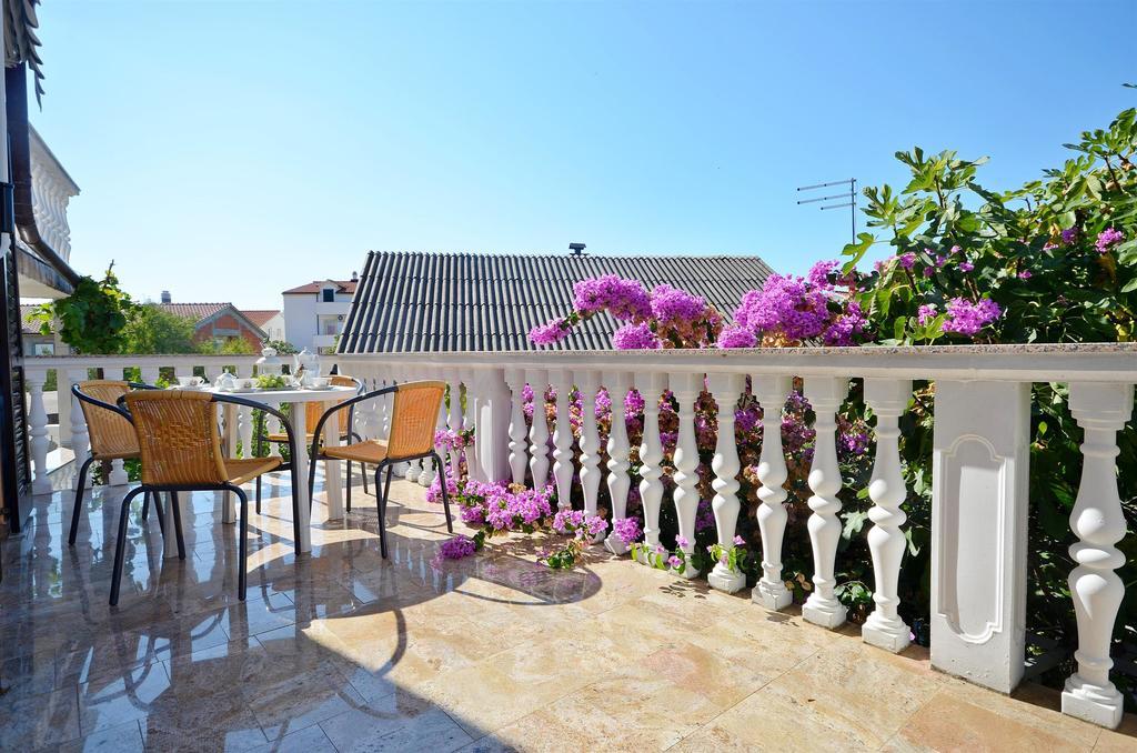 Apartments Miljenka Водице Екстериор снимка